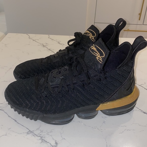 Nike LeBron 16 I’m king - Picture 4 of 10